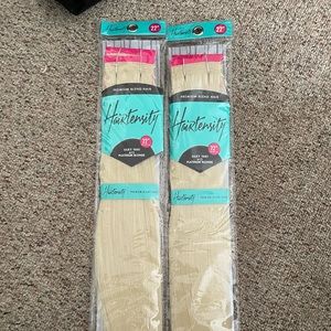 22” 613 platinum blonde premium blend hair. Brand new, never been worn.